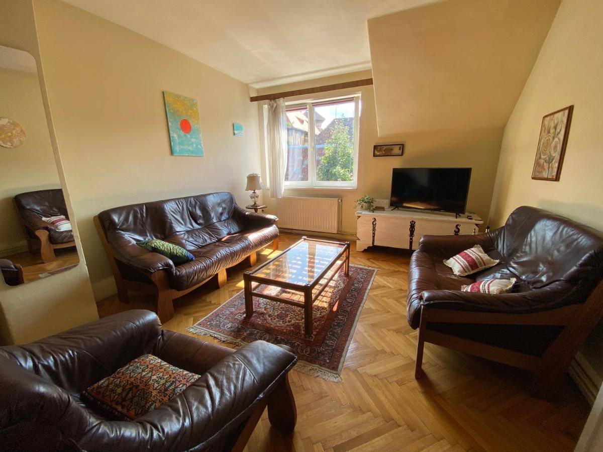 Rose'S Oldtown Apartment Brasov Exterior photo