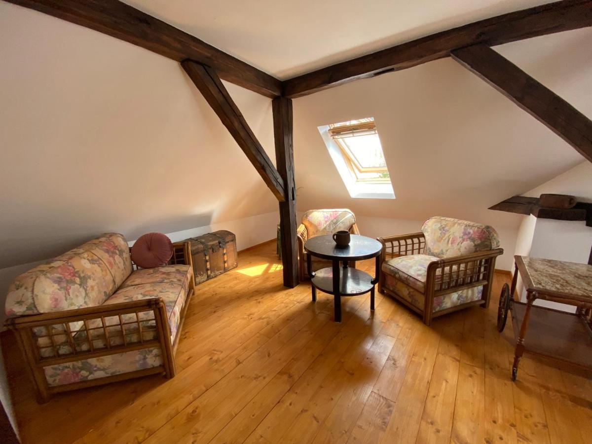 Rose'S Oldtown Apartment Brasov Exterior photo